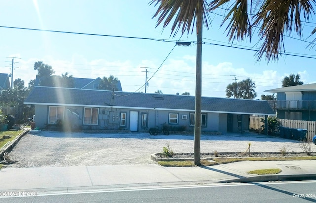 view of front of property