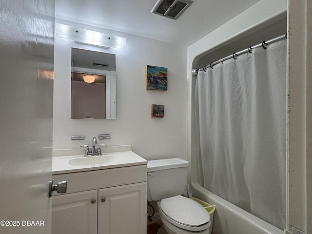 5500 Ocean Shore Blvd Unit 18, Ormond Beach, FL 32176 - full bath featuring visible vents, toilet, vanity, and shower / bath combination with curtain