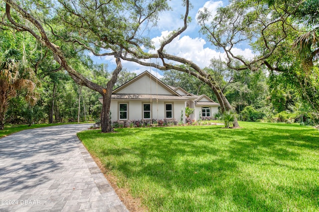 view of front of house with a front yard