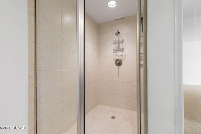 231 Riverside Dr Unit 304-1, Daytona Beach, FL 32117 - living area featuring carpet flooring, baseboards, lofted ceiling, and visible vents