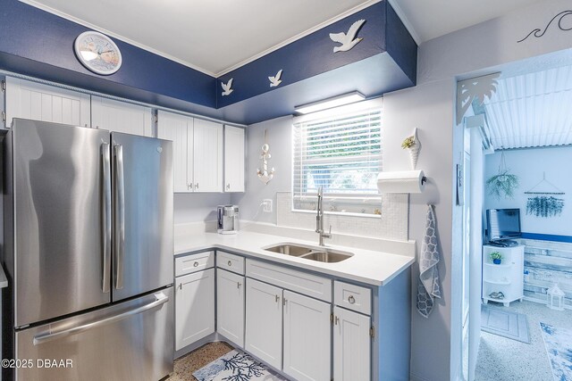 bedroom featuring ceiling fan and carpet floors