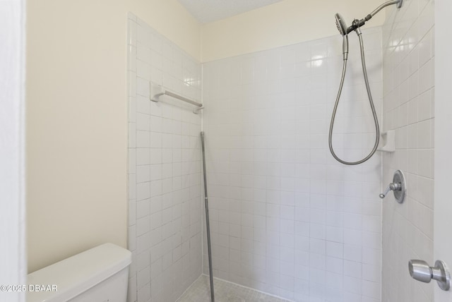 1518 Franklin Cir, Holly Hill, FL 32117 - bathroom with toilet and tiled shower