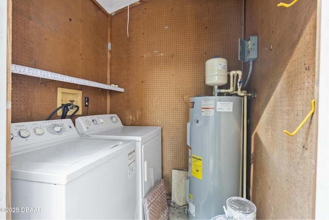 1518 Franklin Cir, Holly Hill, FL 32117 - laundry area featuring water heater and independent washer and dryer