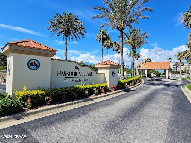 view of community / neighborhood sign