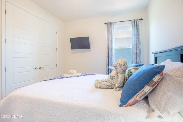 bedroom with a closet