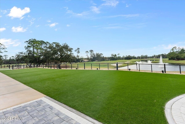 view of yard featuring a water view