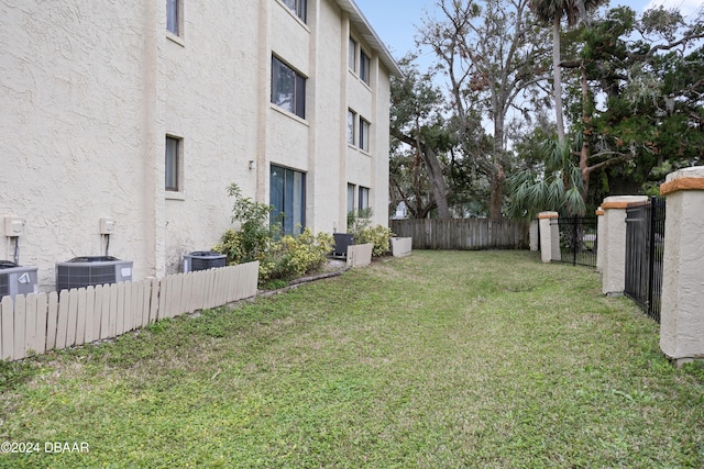 view of yard with cooling unit