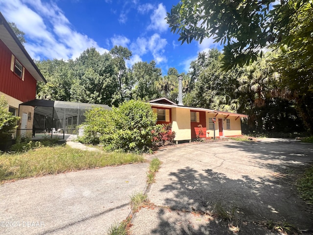 view of front of property