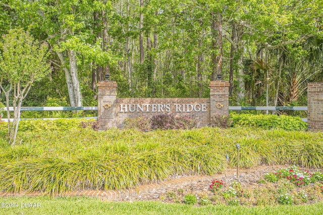 view of community / neighborhood sign