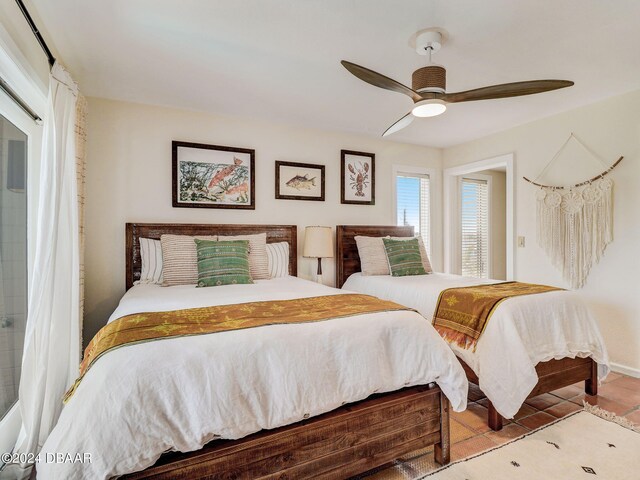 bedroom featuring ceiling fan