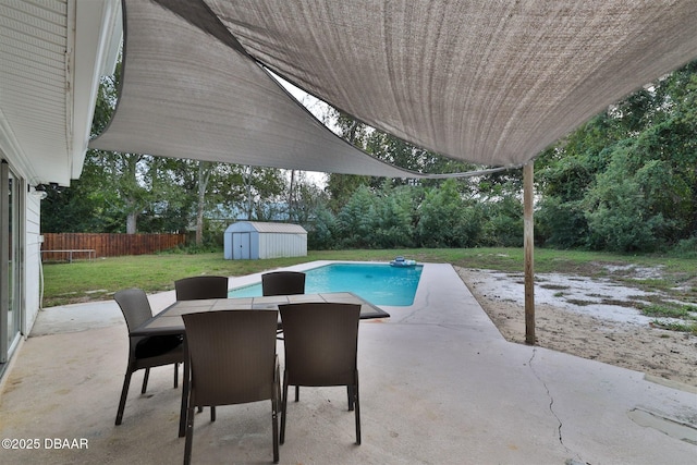 180 Willow Run, Ormond Beach, FL 32174 - outdoor pool with a patio and outdoor dining space