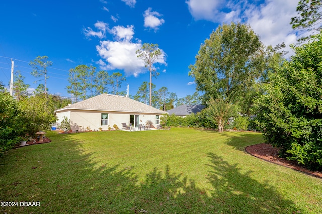 view of yard with a patio