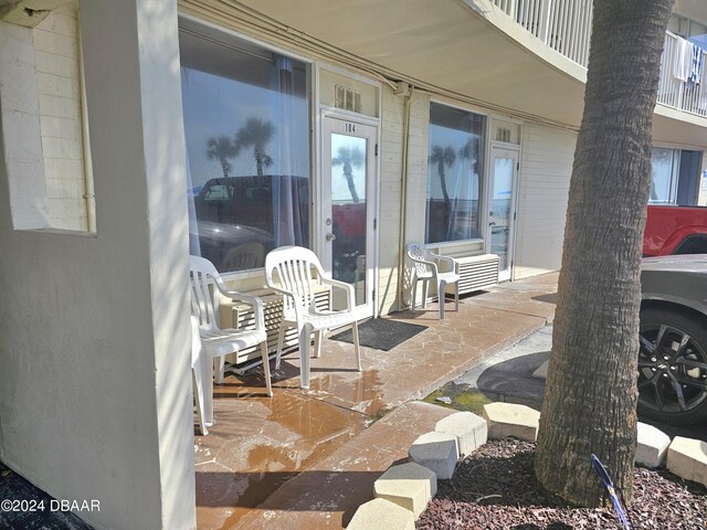 1233 S Atlantic Ave Unit 1040, Daytona Beach, FL 32118 - exterior details featuring parking