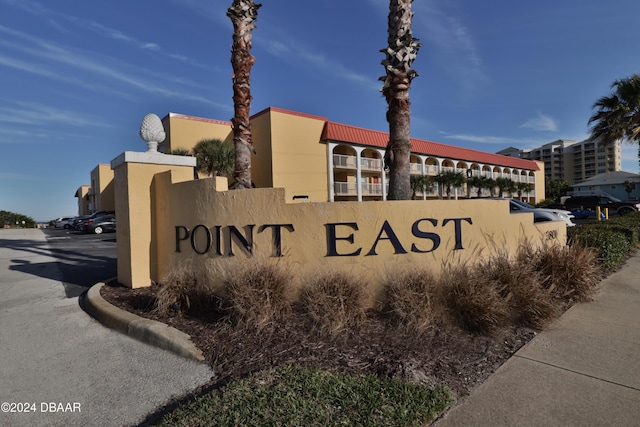 view of community / neighborhood sign