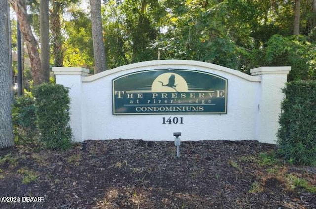 view of community / neighborhood sign