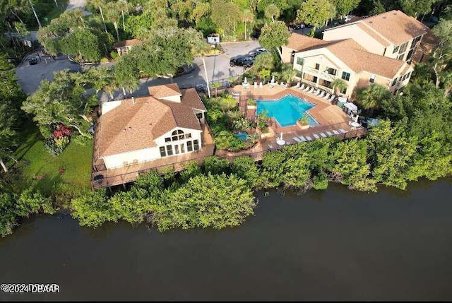 bird's eye view with a water view