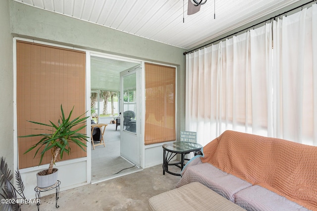 sunroom / solarium with ceiling fan