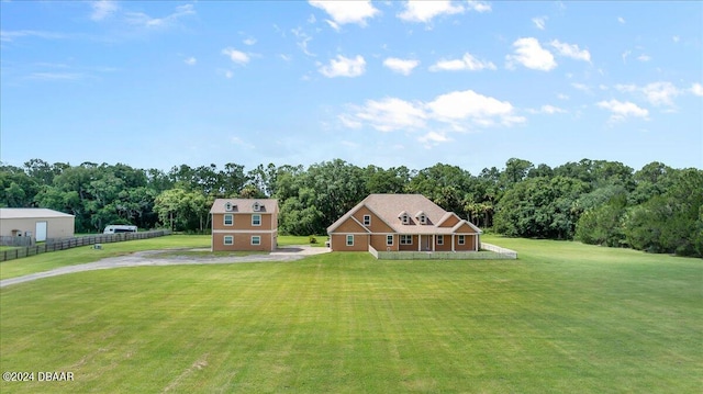 view of front facade featuring a front lawn