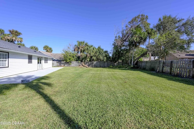 view of yard featuring a patio area