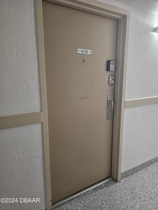 entrance to property with elevator