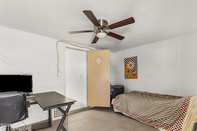 bedroom featuring ceiling fan