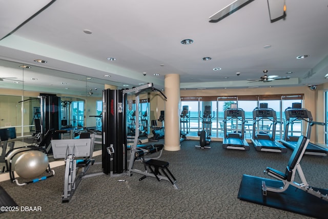 exercise room featuring ceiling fan