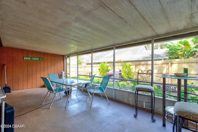 view of sunroom / solarium