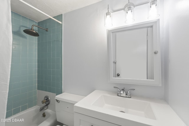 2711 N Halifax Ave Unit 380, Daytona Beach, FL 32118 - full bath with vanity, shower / tub combo with curtain, toilet, and a textured ceiling