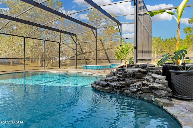 19343 Moorgate St, Orlando, FL 32833 - swimming pool with a lanai