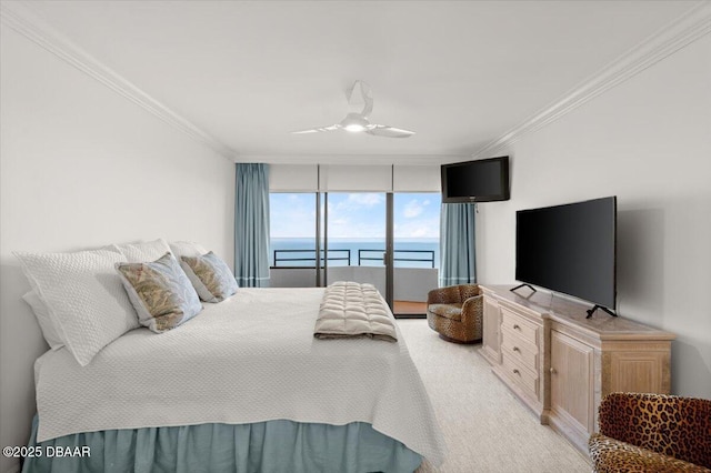 bedroom featuring crown molding and ceiling fan