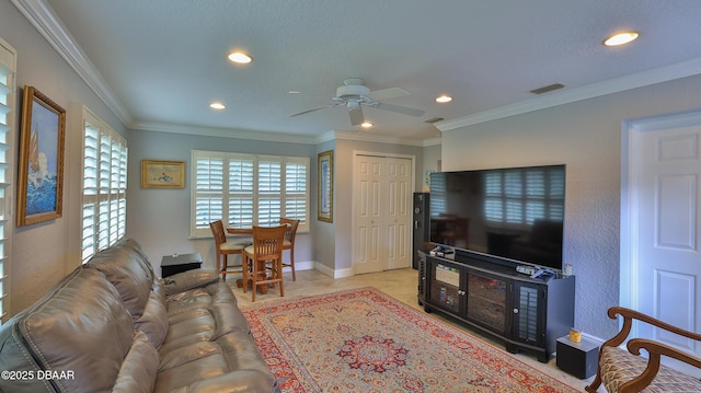 living area with visible vents, ornamental molding, a ceiling fan, recessed lighting, and baseboards