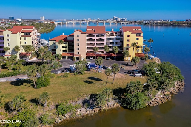 bird's eye view with a water view