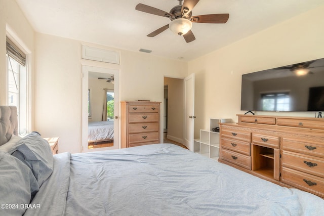 bedroom with ceiling fan