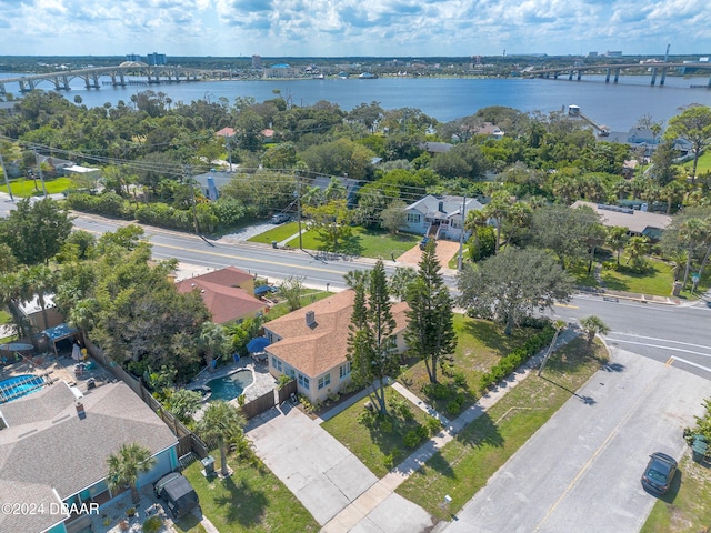 bird's eye view with a water view