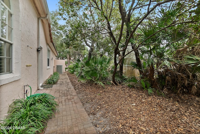 view of yard featuring cooling unit