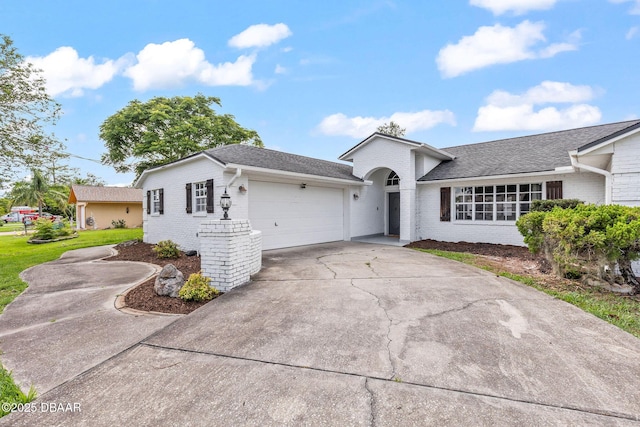 33 Fischer Ln, Palm Coast, FL 32137 - photo 2