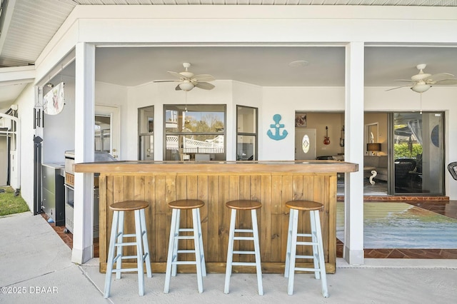 kitchen featuring a breakfast bar