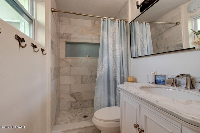 22 Cedar St, Port Orange, FL 32127 - full bath featuring a tile shower, toilet, and vanity