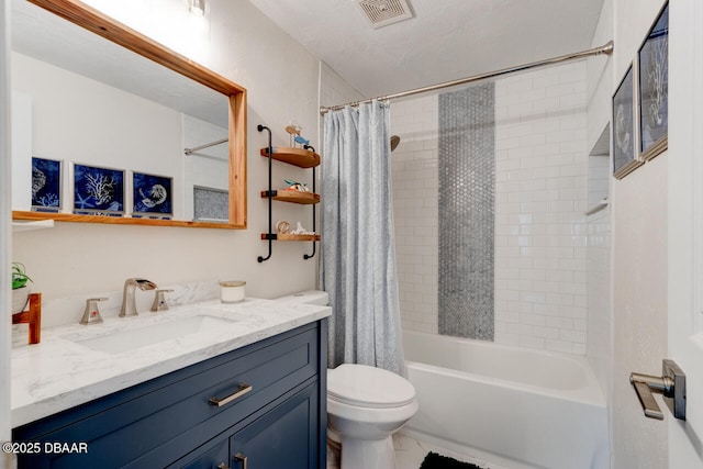 22 Cedar St, Port Orange, FL 32127 - full bathroom with toilet, vanity, and shower / tub combo with curtain