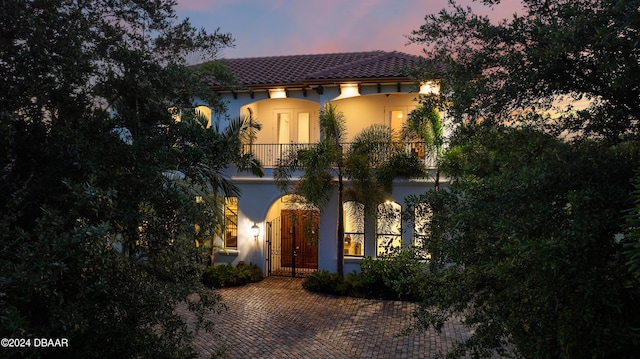 view of mediterranean / spanish-style home