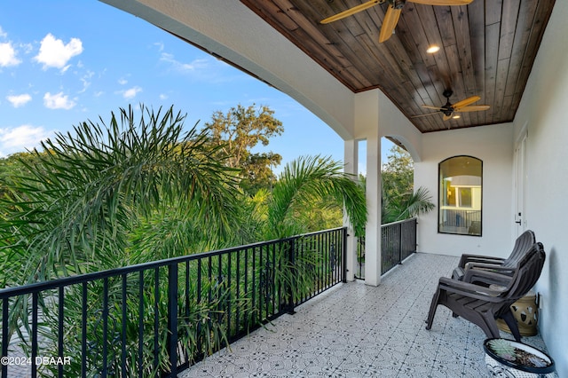 balcony with ceiling fan