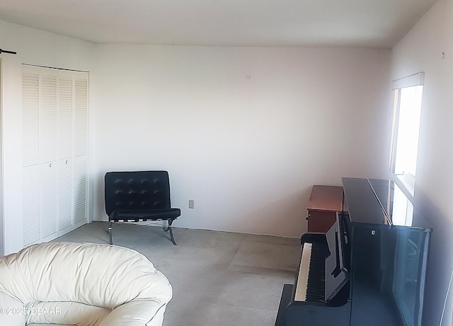 100 Silver Beach Ave Unit 710, Daytona Beach, FL 32118 - living area featuring carpet floors