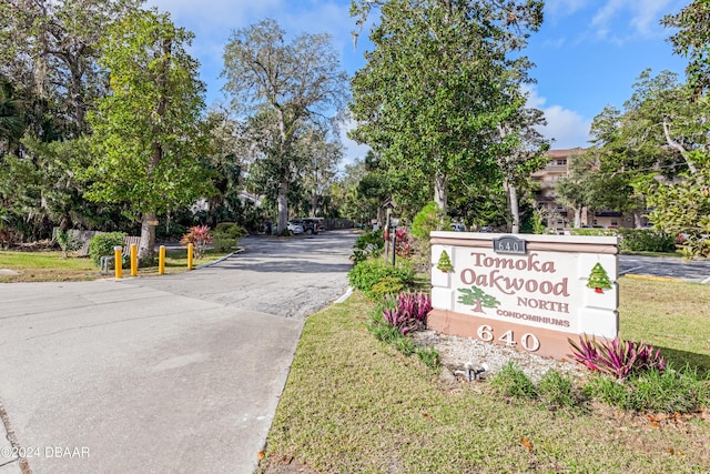 view of community / neighborhood sign