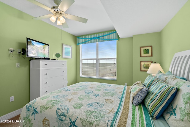 bedroom with ceiling fan