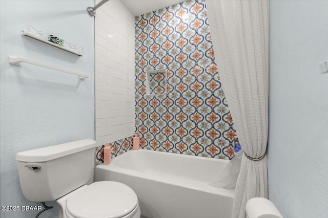 217 Royal Dunes Cir, Ormond Beach, FL 32176 - full bathroom with toilet and shower / tub combo with curtain