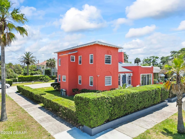 view of home's exterior