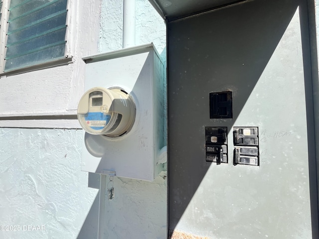 600 5th Ave, Daytona Beach, FL 32118 - details with electric meter and electric panel