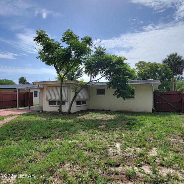 2344 Florida Blvd, South Daytona, FL 32119 - rear view of property