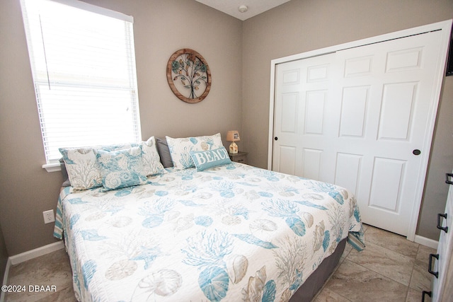 bedroom featuring a closet