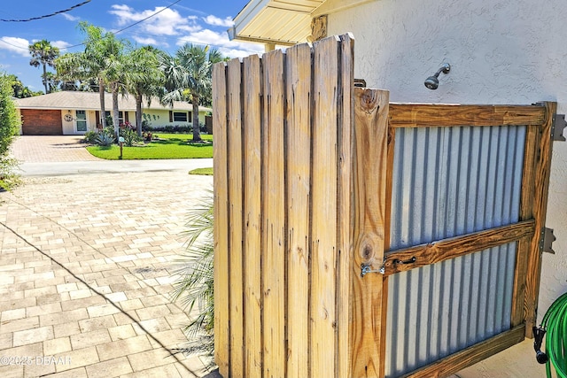 22 Sand Dune Dr, New Smyrna Beach, FL 32169 - view of gate